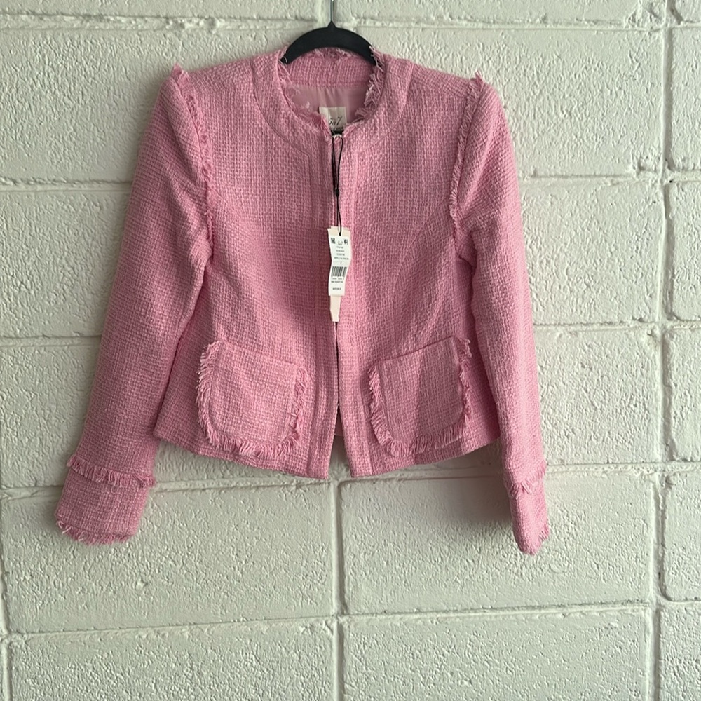 Cinq a’ Sept baby pink short fitted blazer